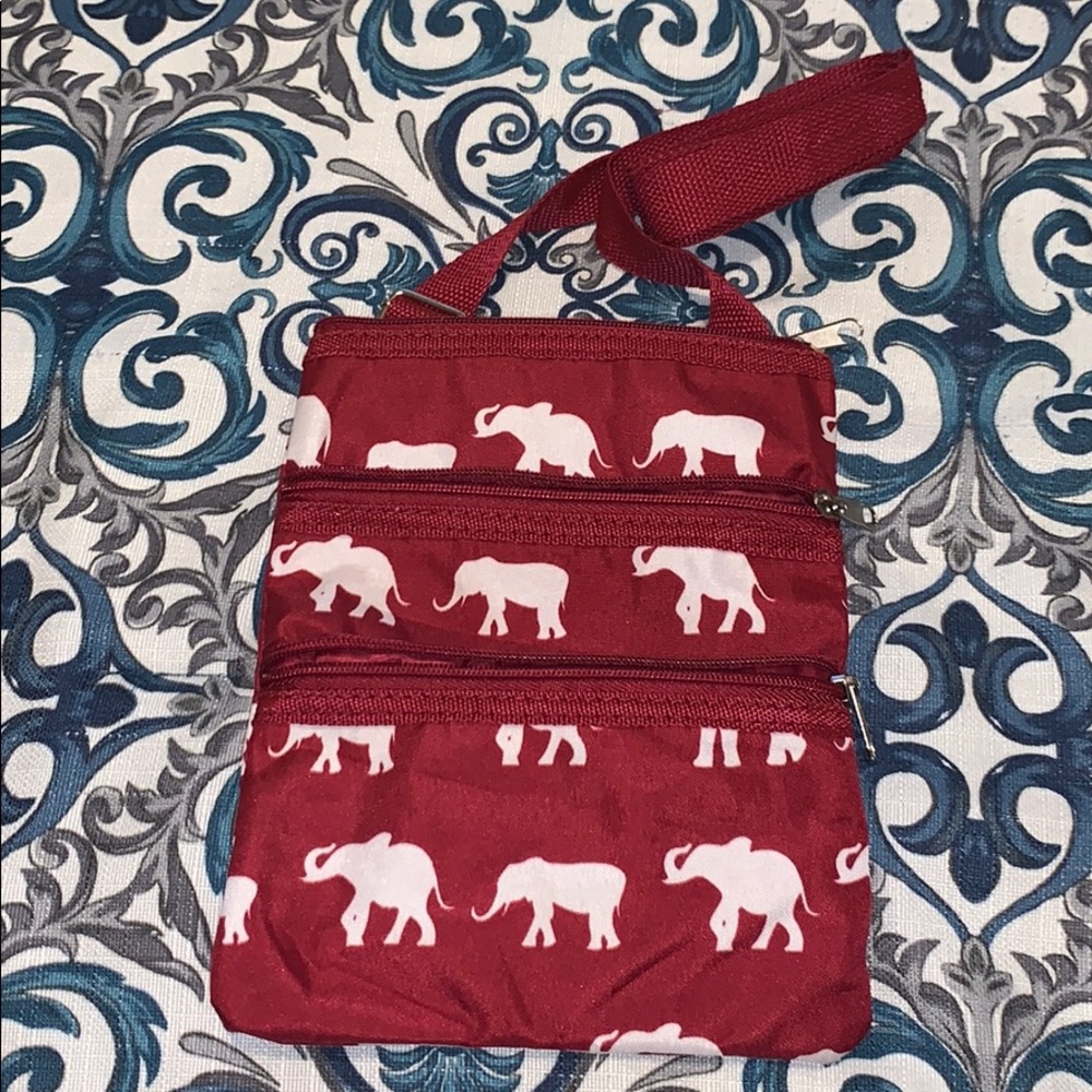 3 pocket elephant crossbody